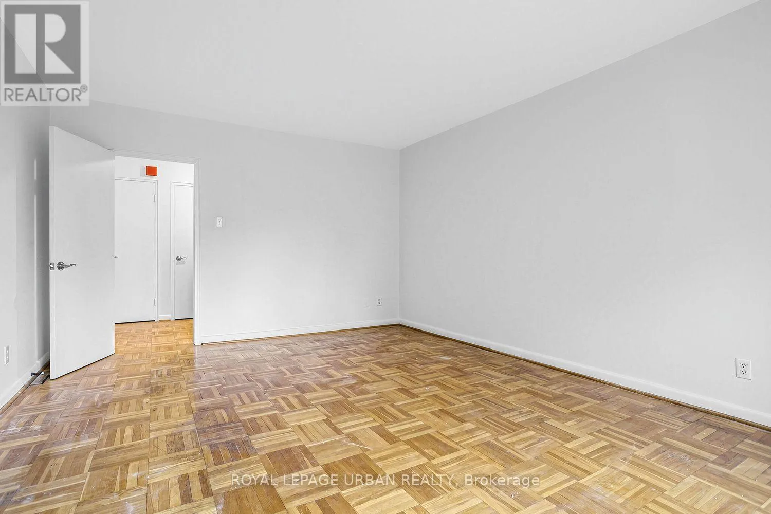 17 - 8 CORINTH GARDENS