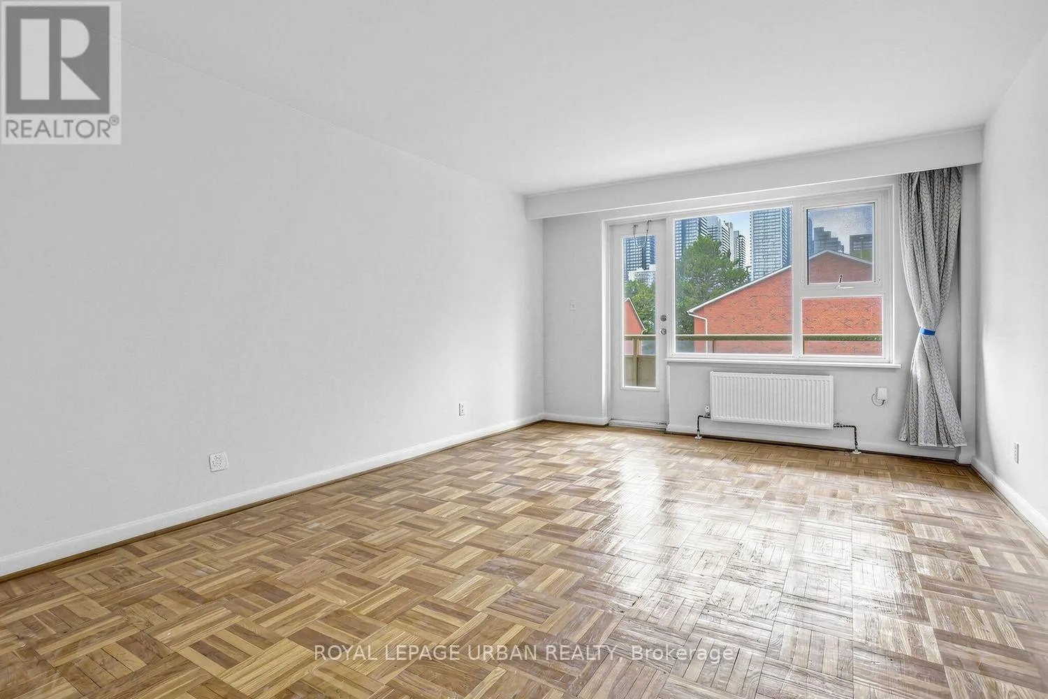17 - 8 CORINTH GARDENS