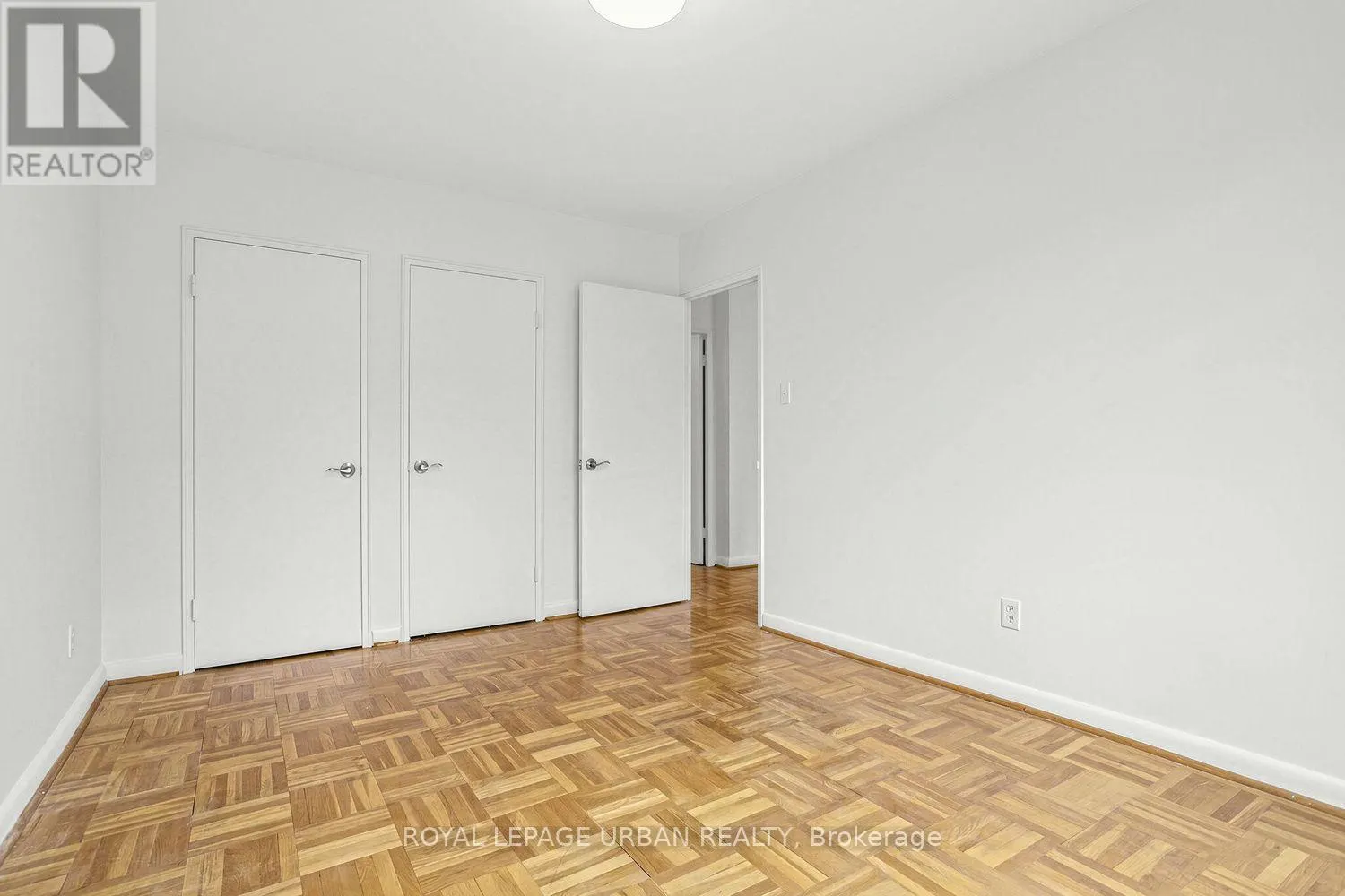 17 - 8 CORINTH GARDENS