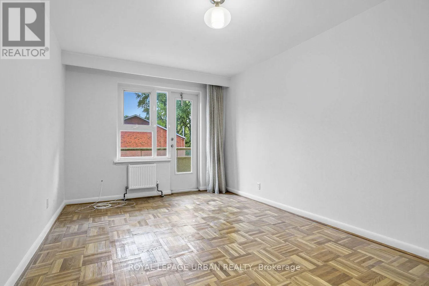 17 - 8 CORINTH GARDENS