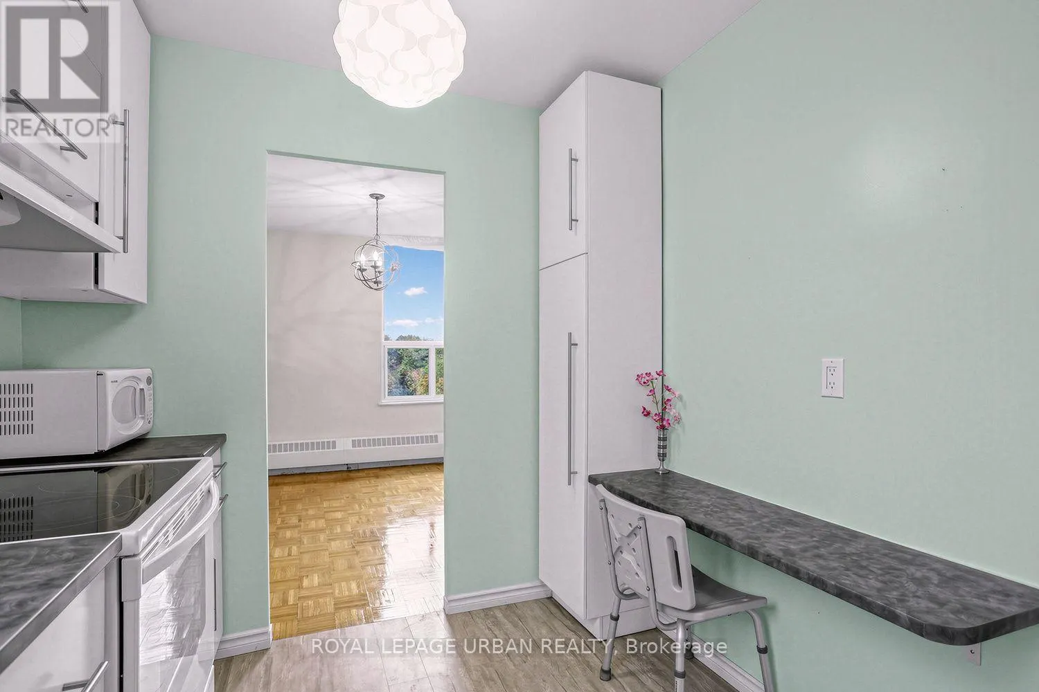403 - 60 PAVANE LINKWAY