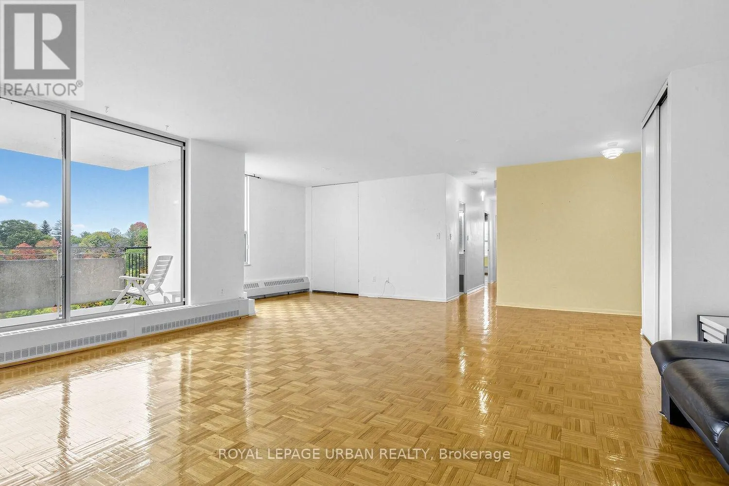 403 - 60 PAVANE LINKWAY