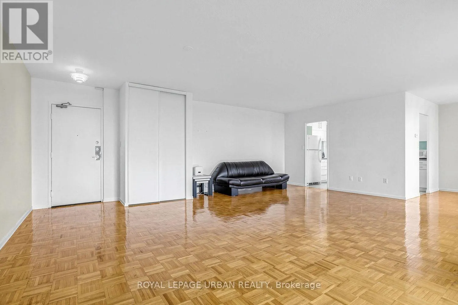 403 - 60 PAVANE LINKWAY