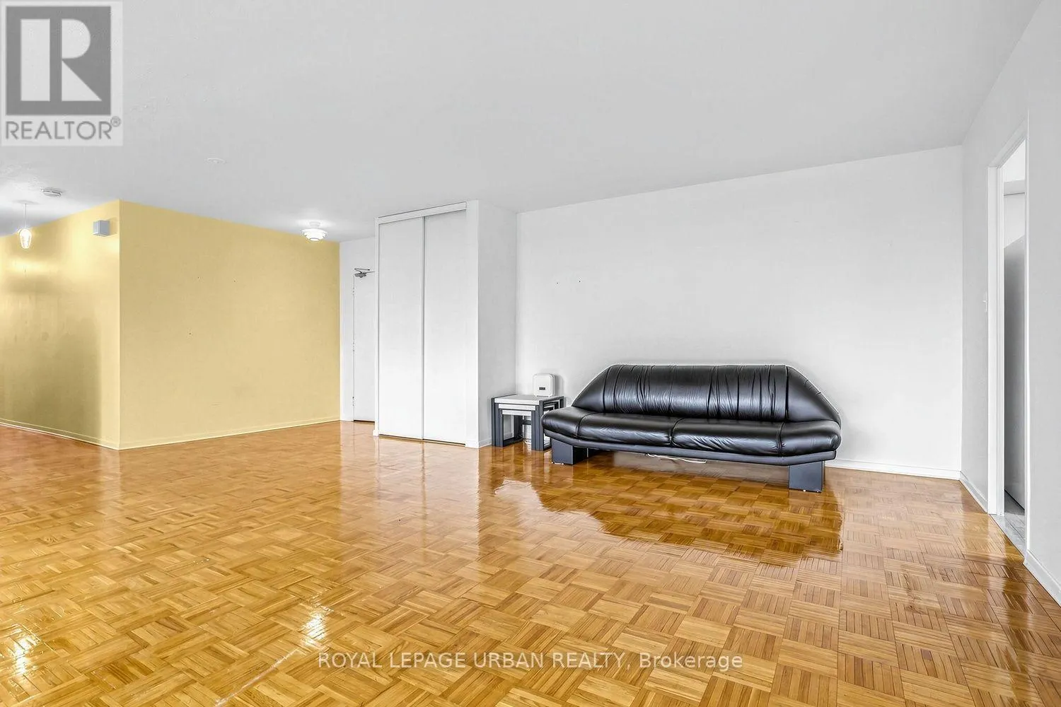403 - 60 PAVANE LINKWAY