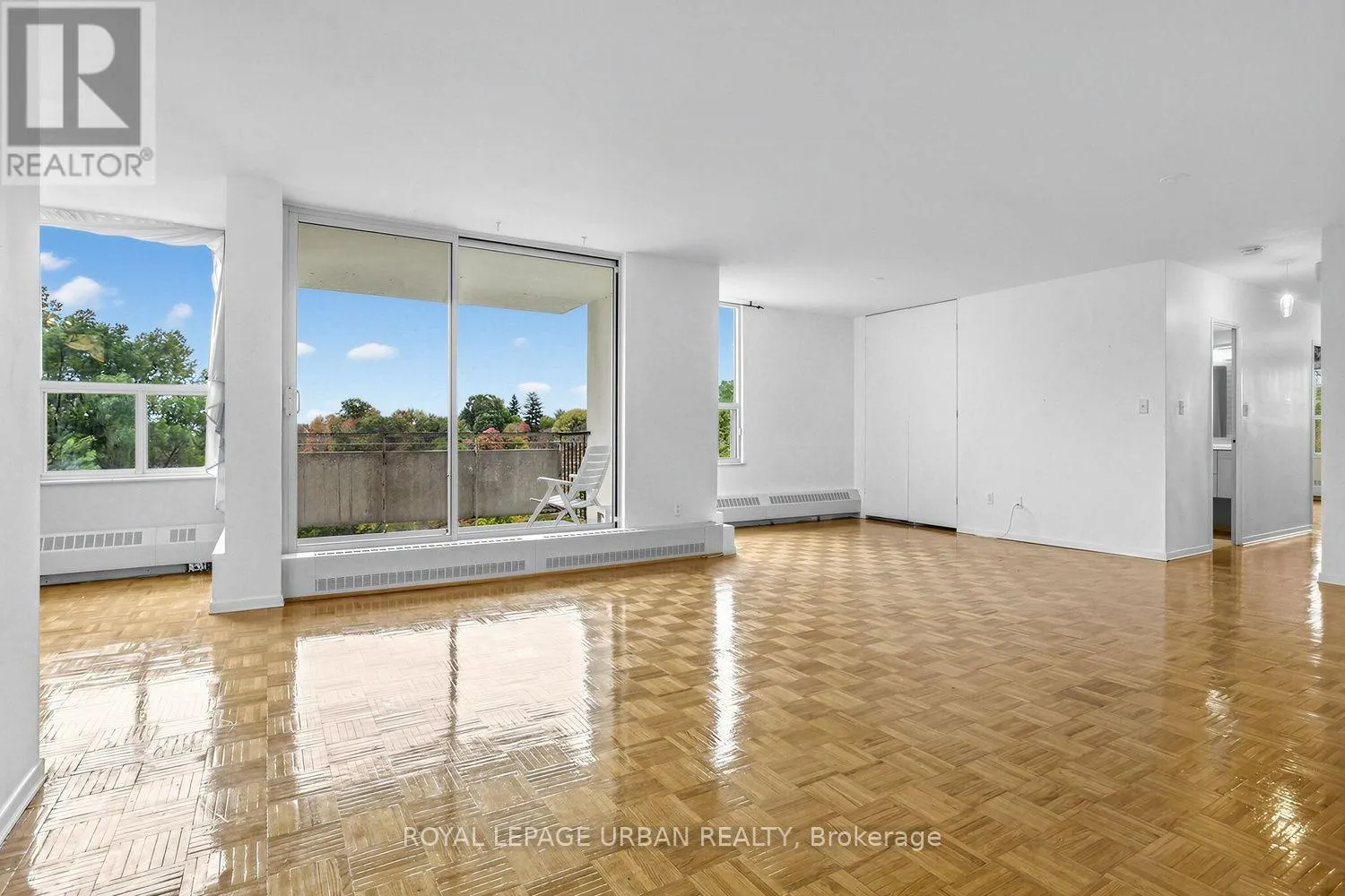 403 - 60 PAVANE LINKWAY