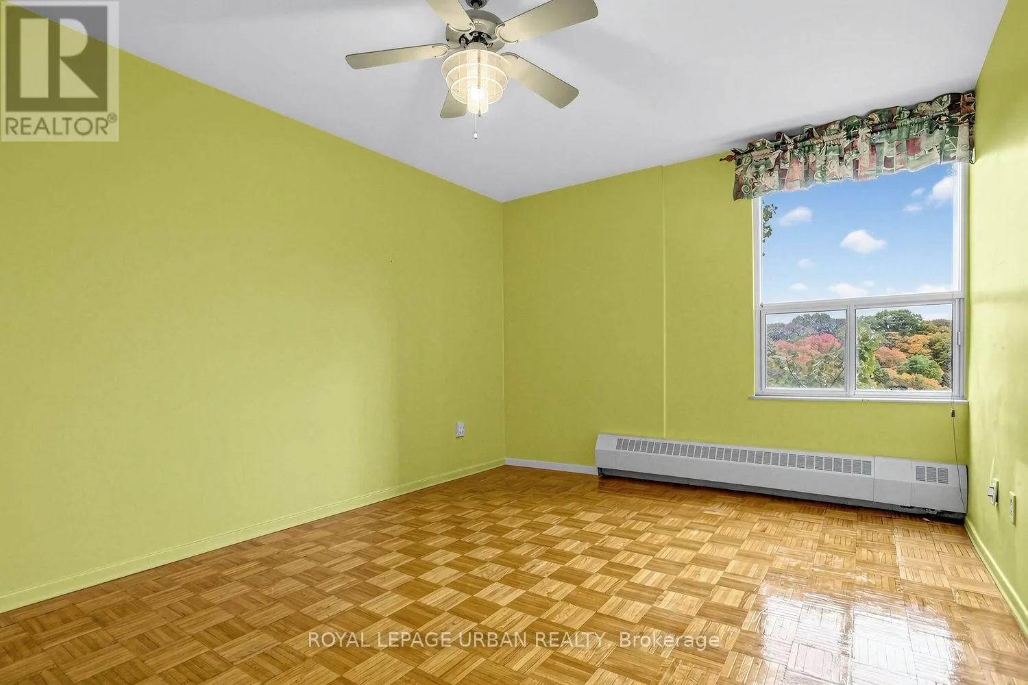 403 - 60 PAVANE LINKWAY