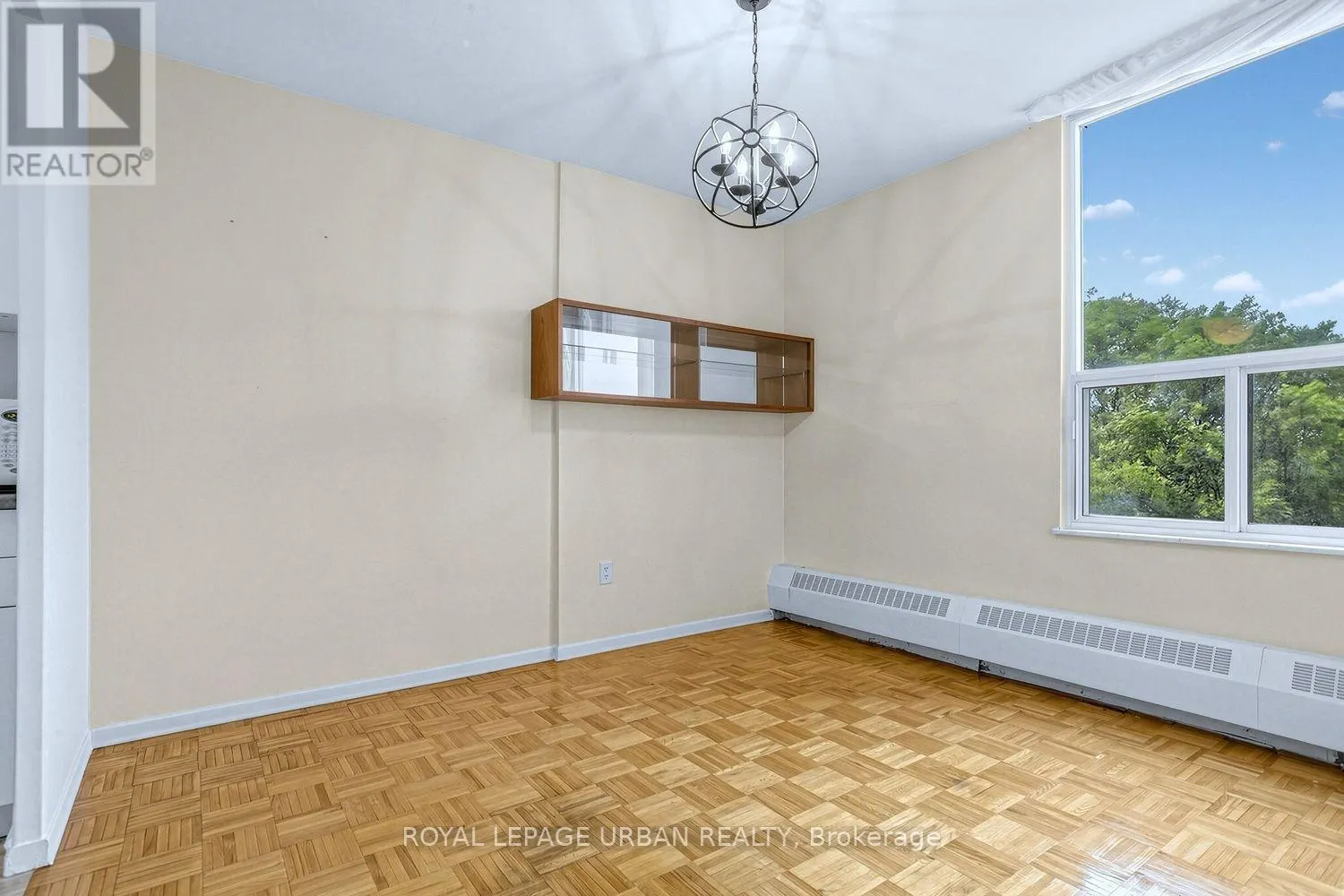 403 - 60 PAVANE LINKWAY