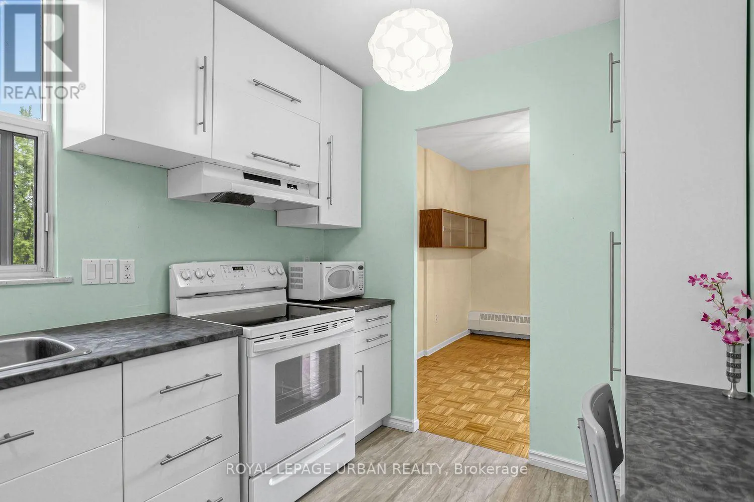 403 - 60 PAVANE LINKWAY