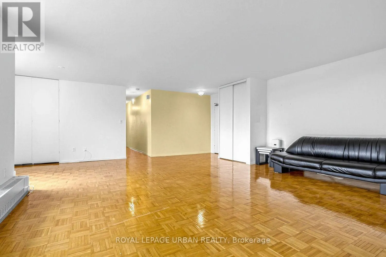 403 - 60 PAVANE LINKWAY