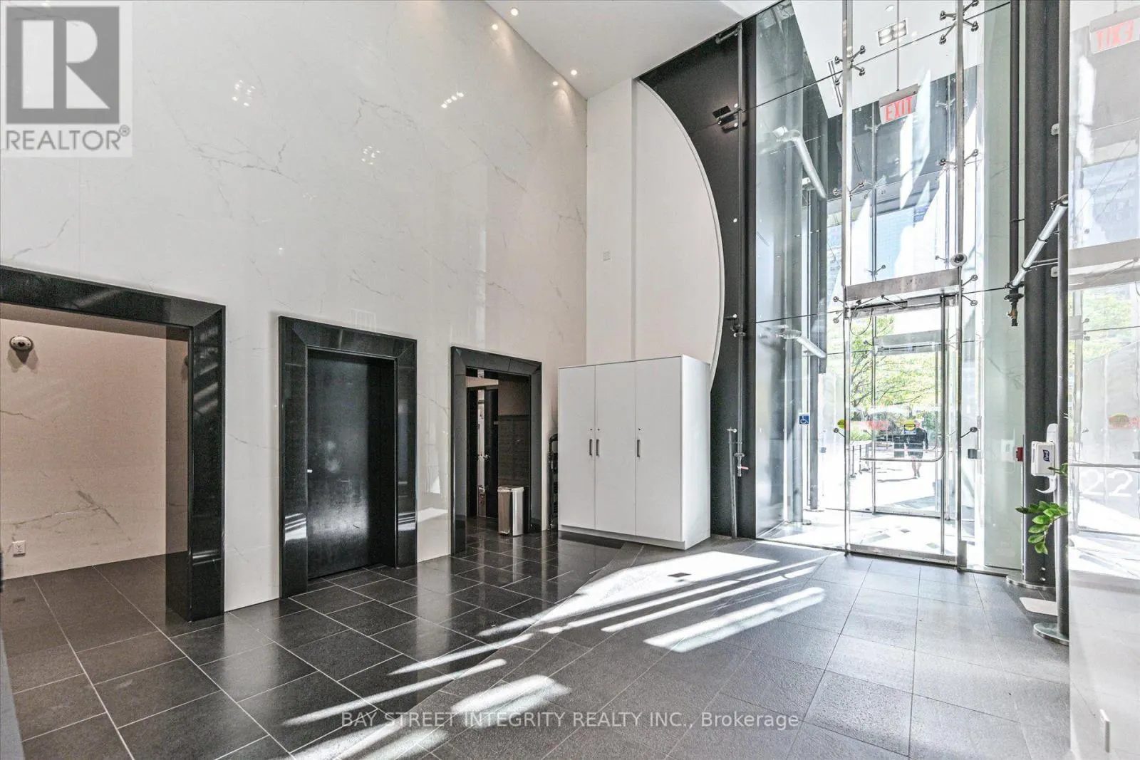 1403 - 224 KING STREET W