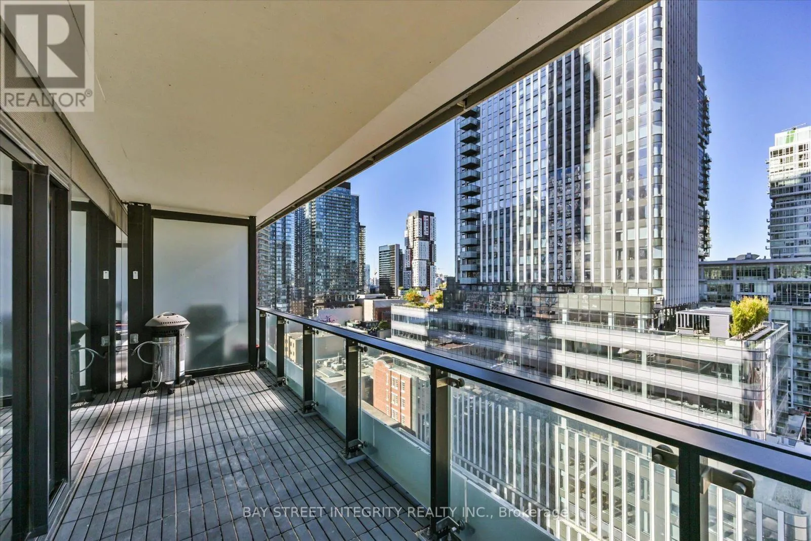 1403 - 224 KING STREET W