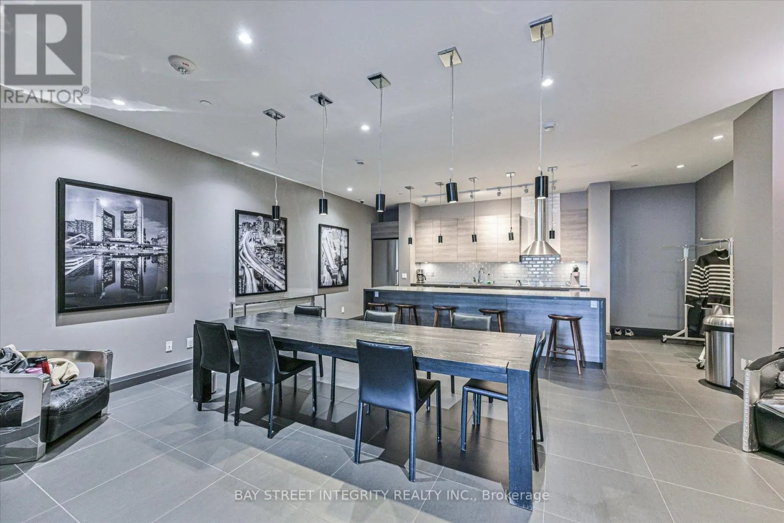 1403 - 224 KING STREET W