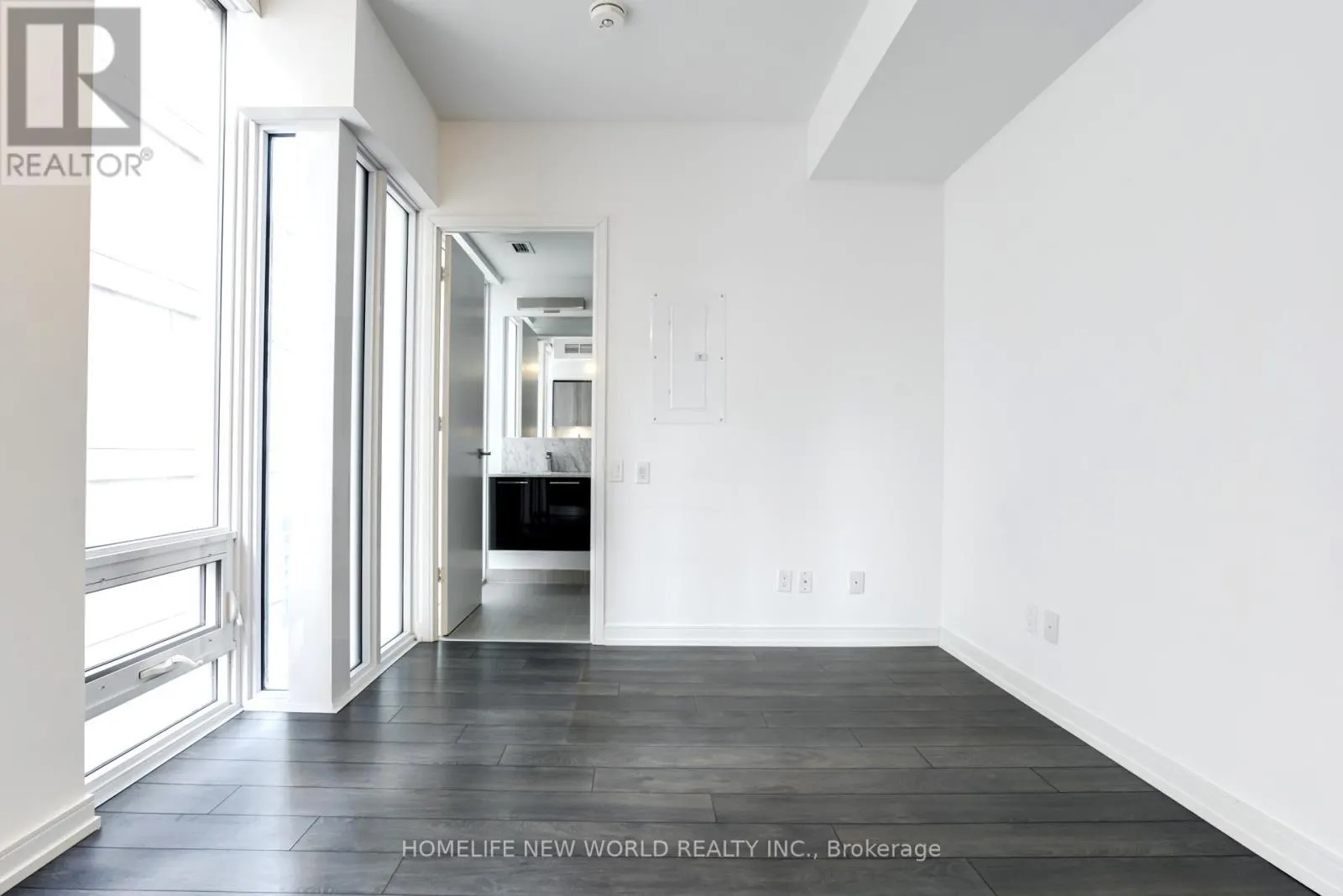 901 - 28 WELLESLEY STREET E