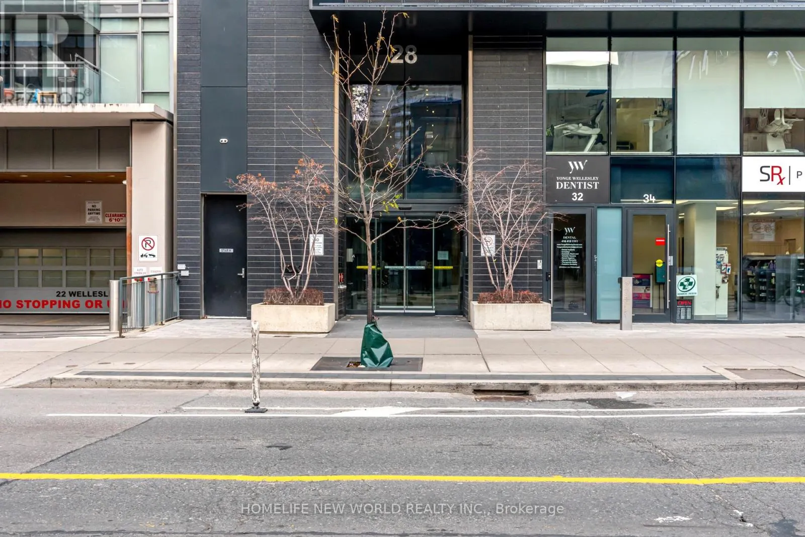 901 - 28 WELLESLEY STREET E
