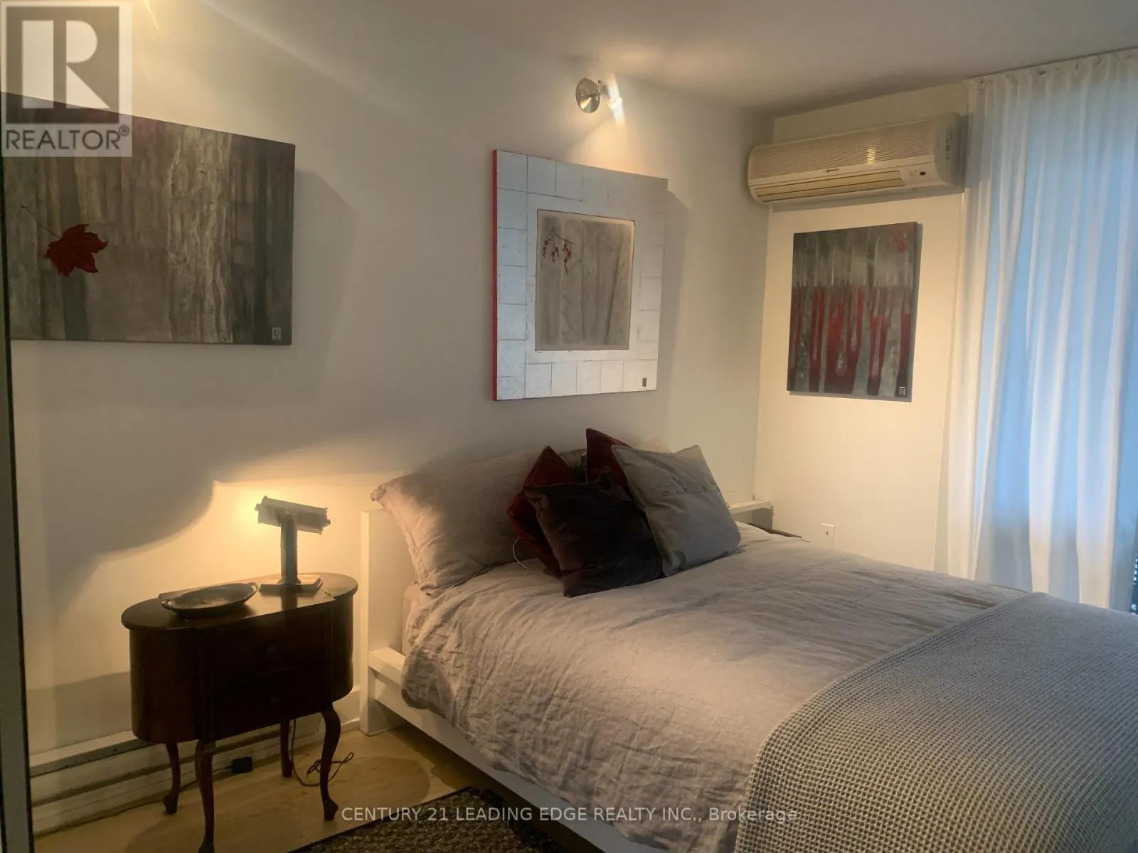 208 - 40 HOMEWOOD AVENUE