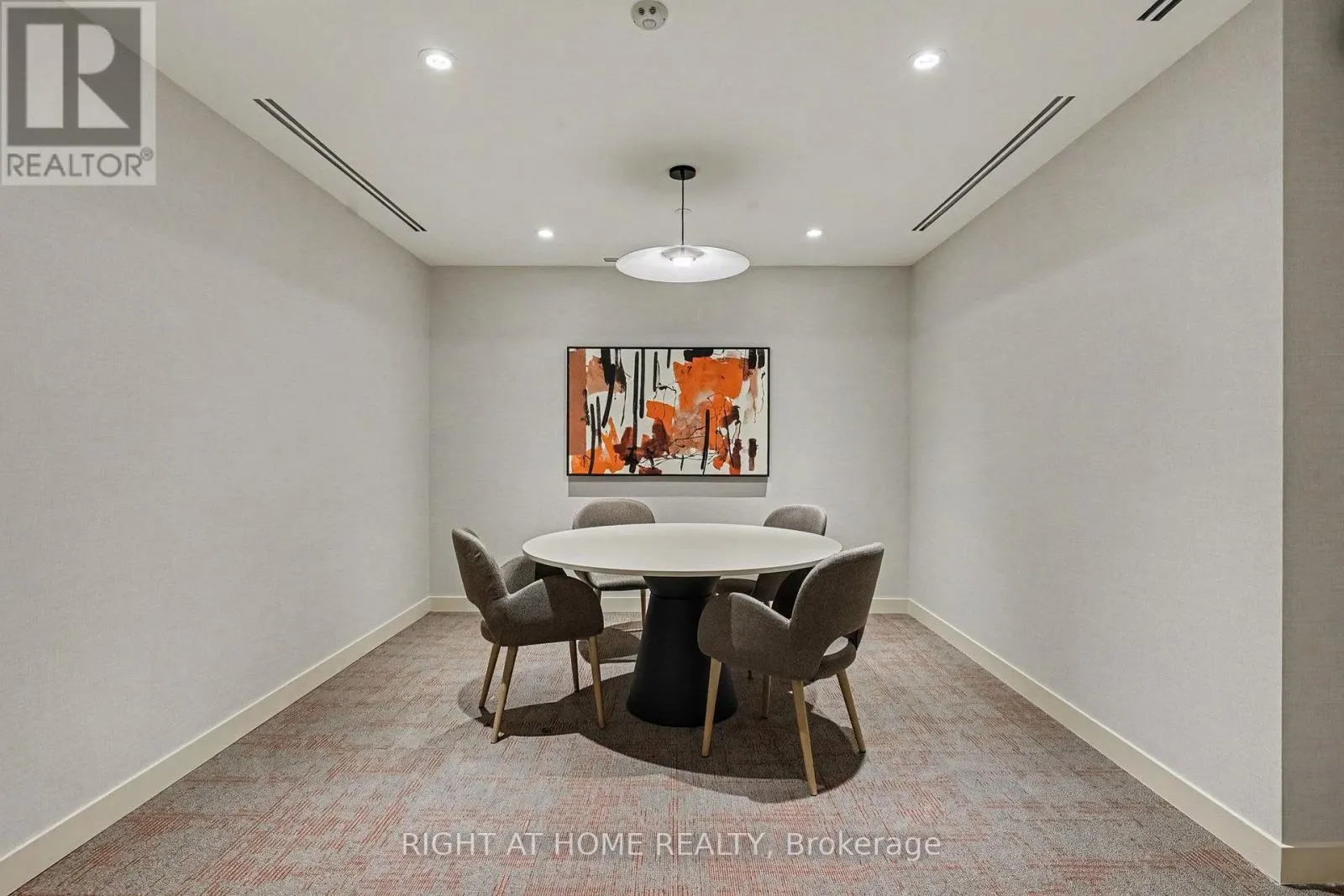 1203 - 100 QUEEN STREET E
