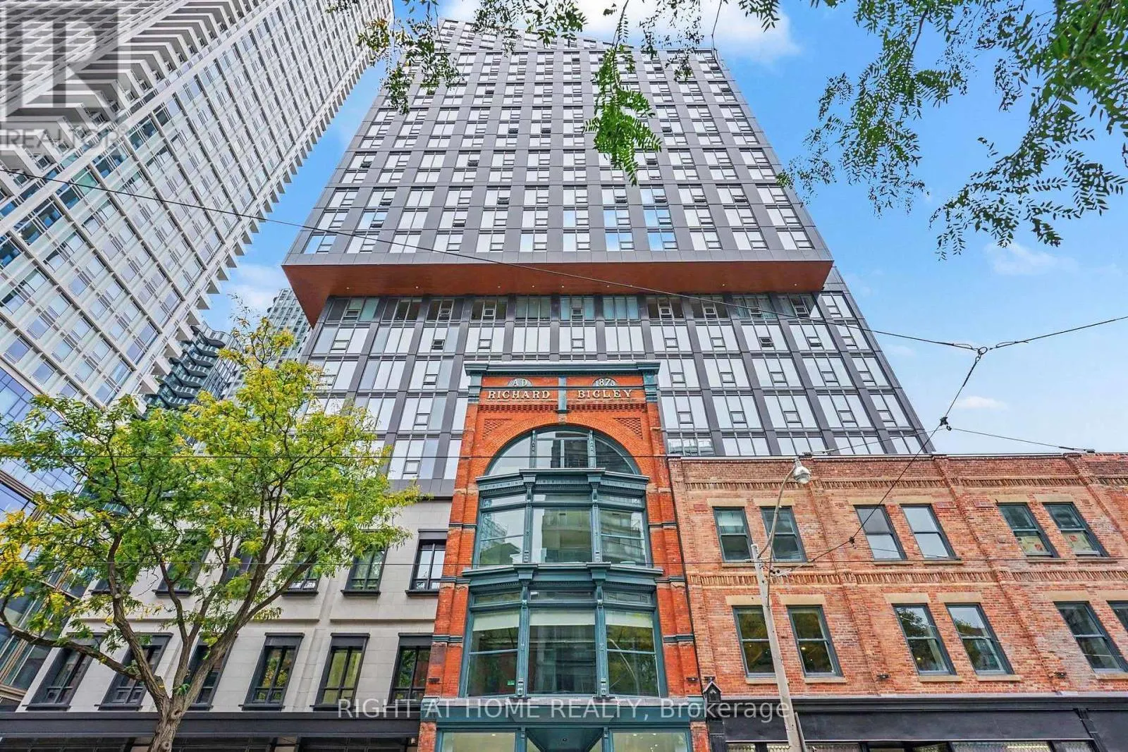 3009 - 100 QUEEN STREET E