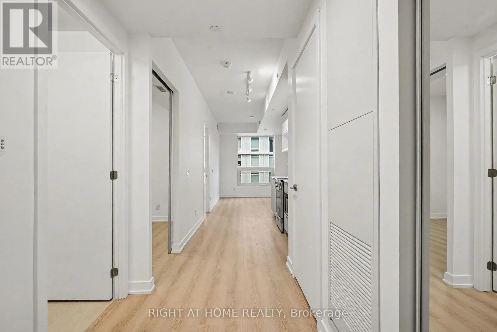 3009 - 100 QUEEN STREET E