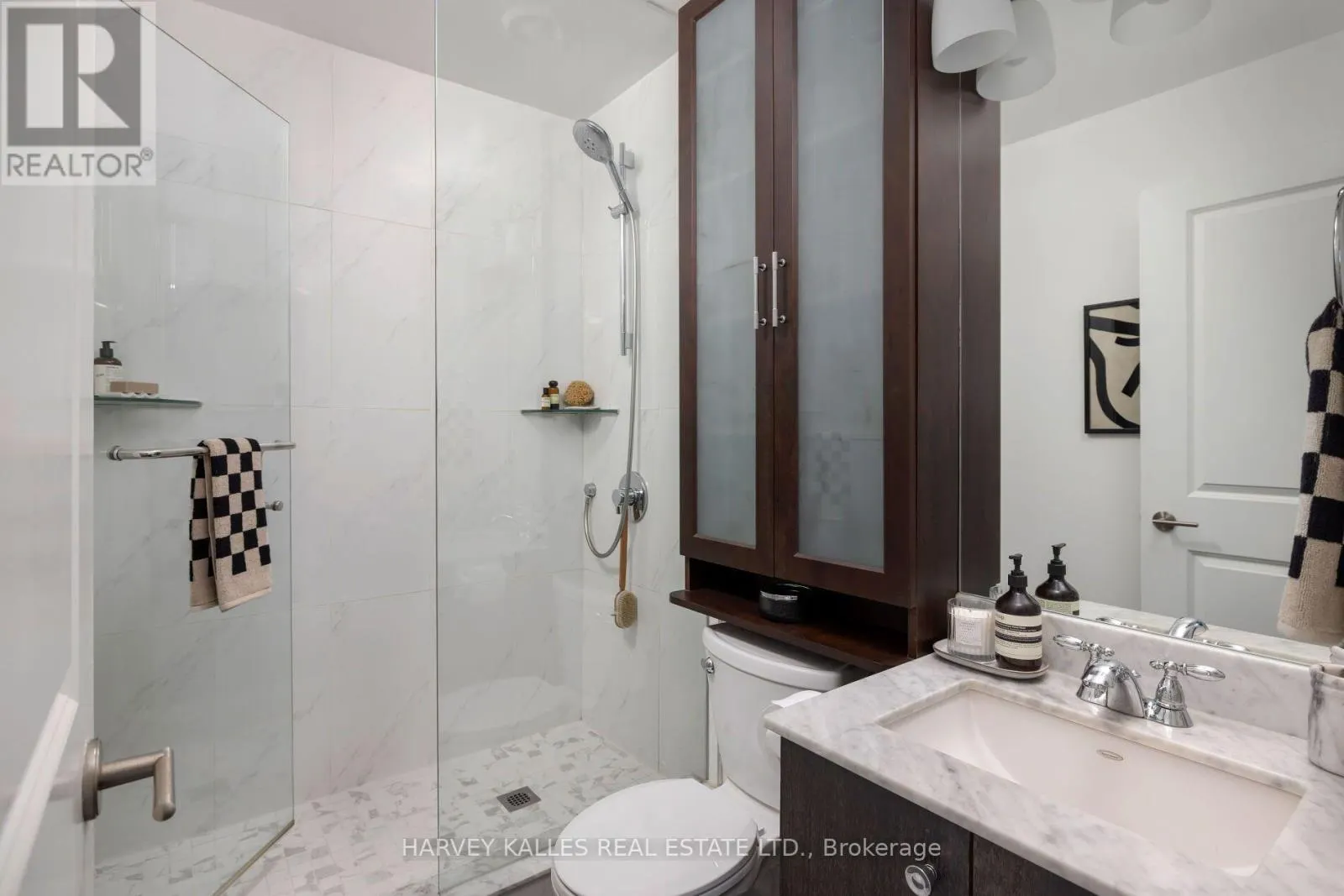 1909 - 18 YORKVILLE AVENUE