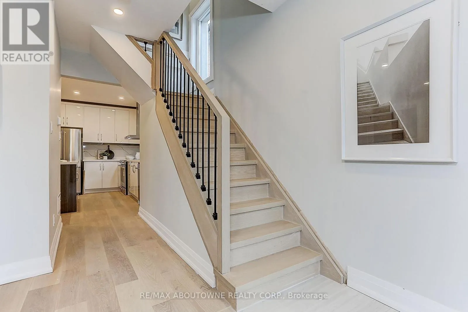 564 DUFFERIN STREET