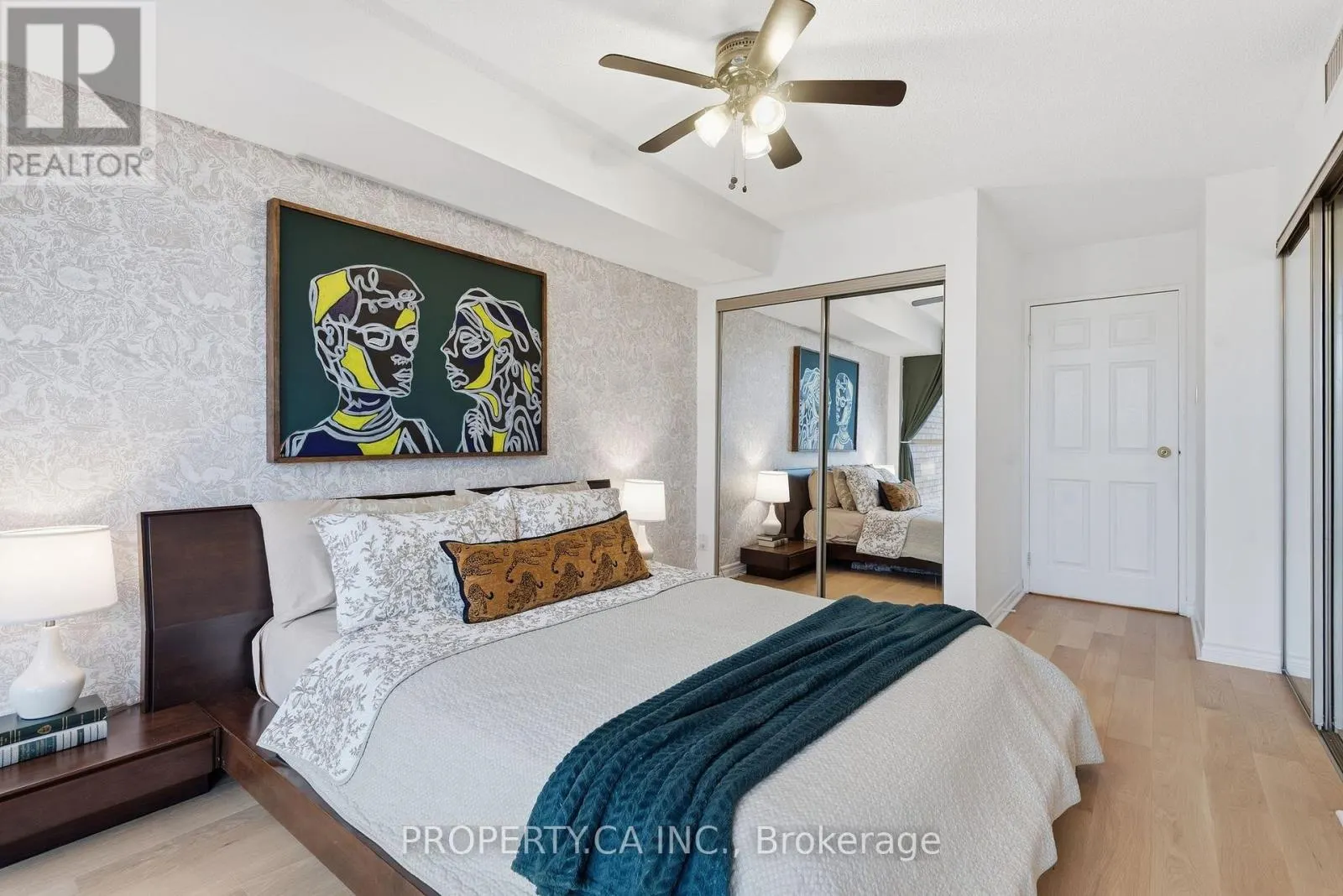 1811 - 15 MAITLAND PLACE