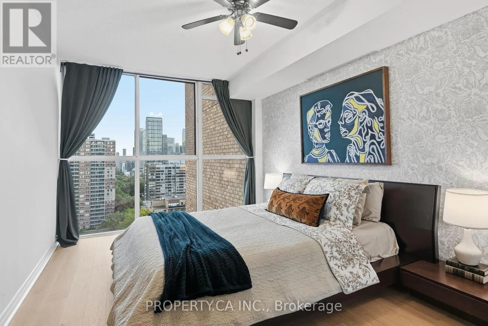 1811 - 15 MAITLAND PLACE