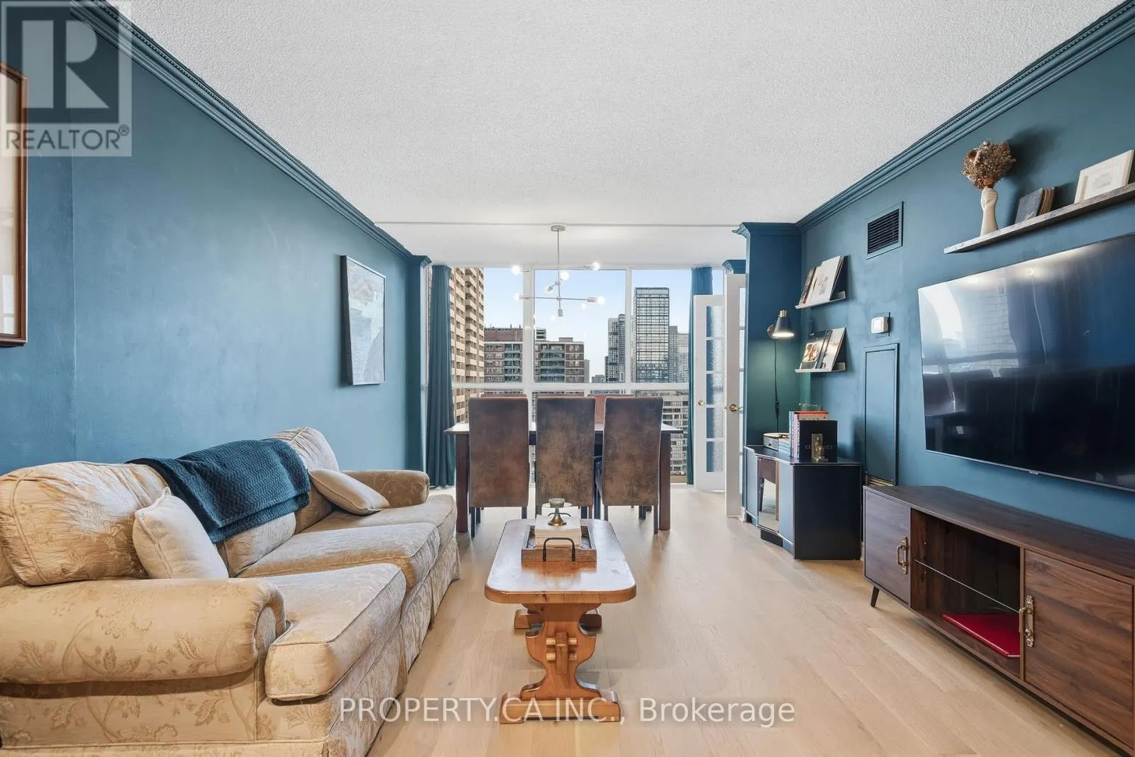 1811 - 15 MAITLAND PLACE