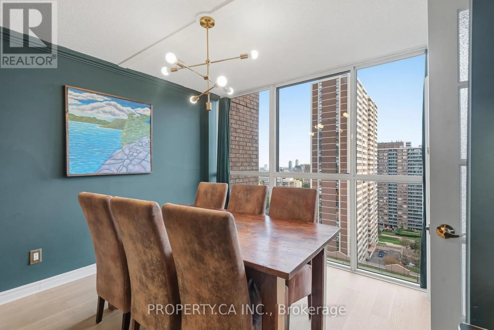 1811 - 15 MAITLAND PLACE