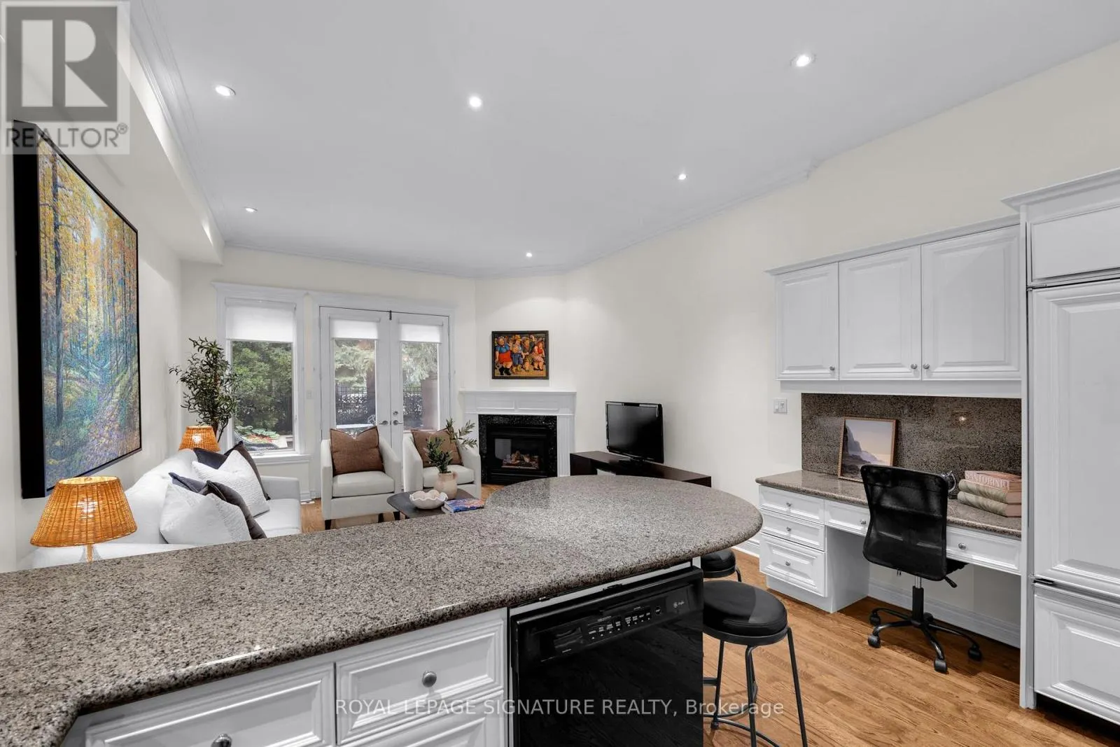 104 PLEASANT BOULEVARD