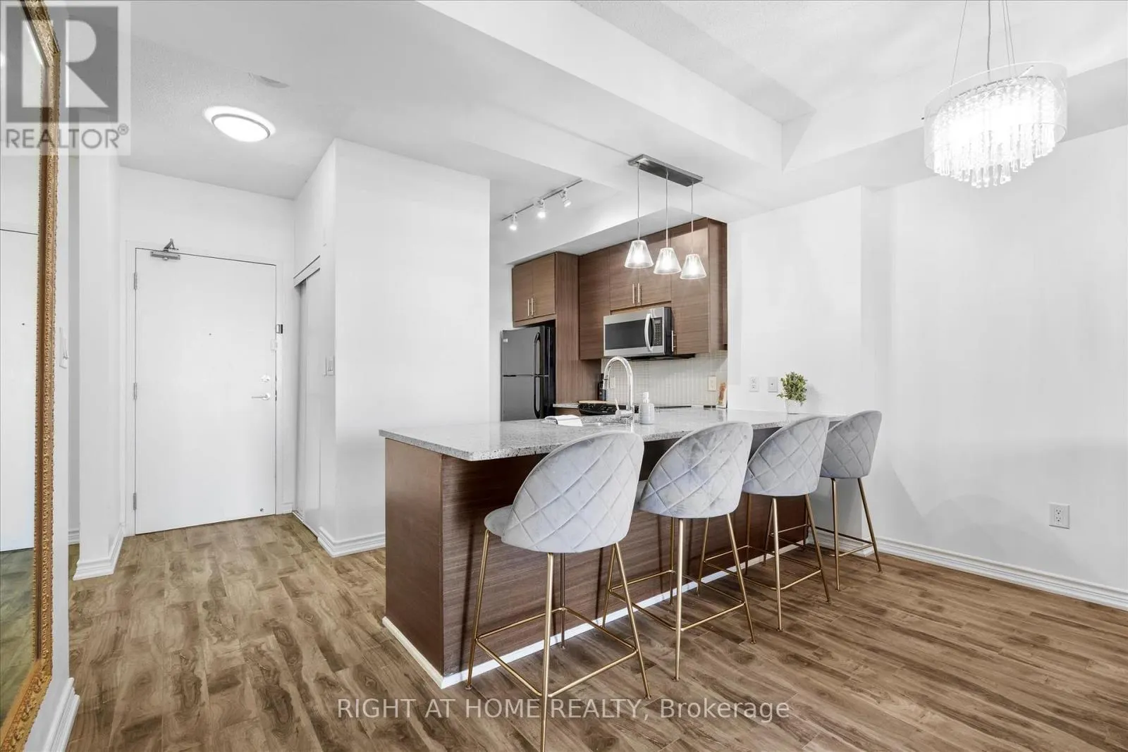 217 - 70 FOREST MANOR ROAD