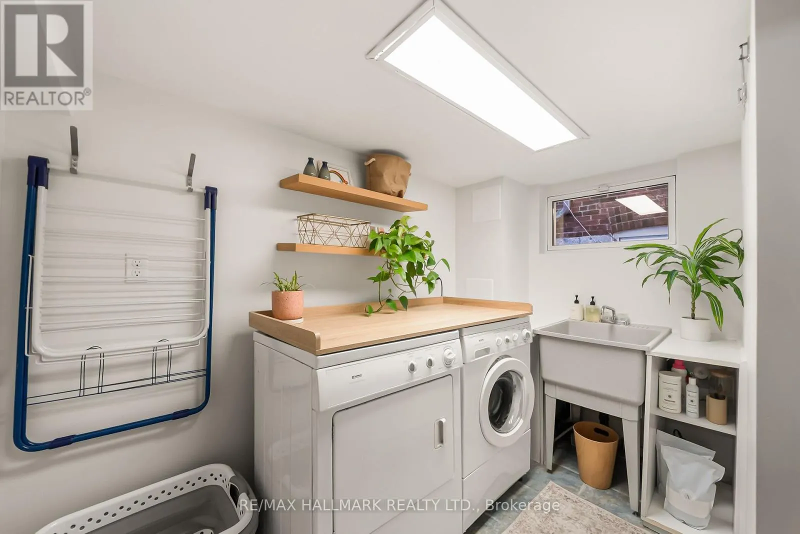 39 THURSTON ROAD