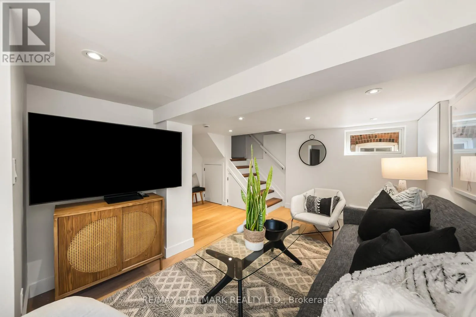 39 THURSTON ROAD