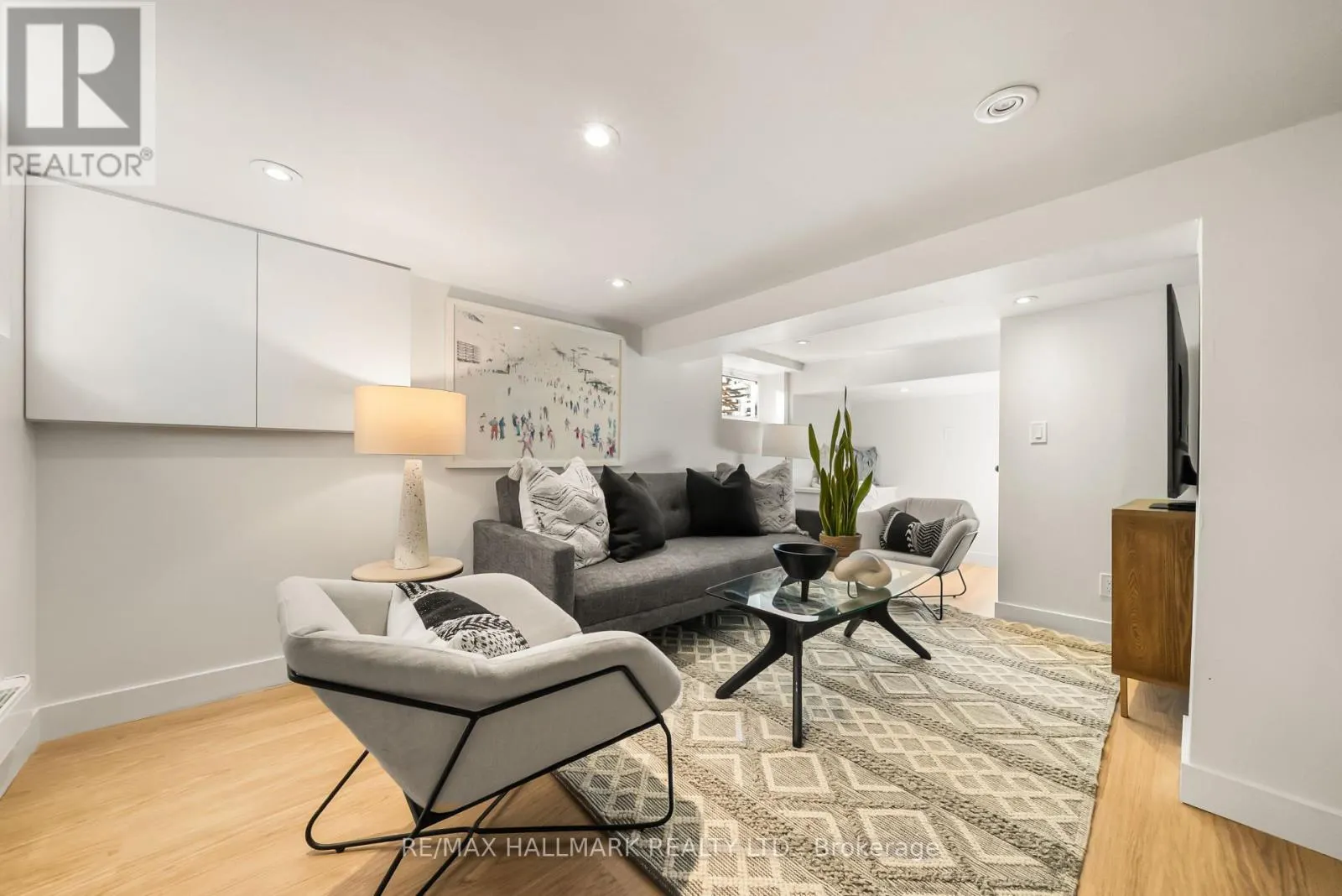 39 THURSTON ROAD