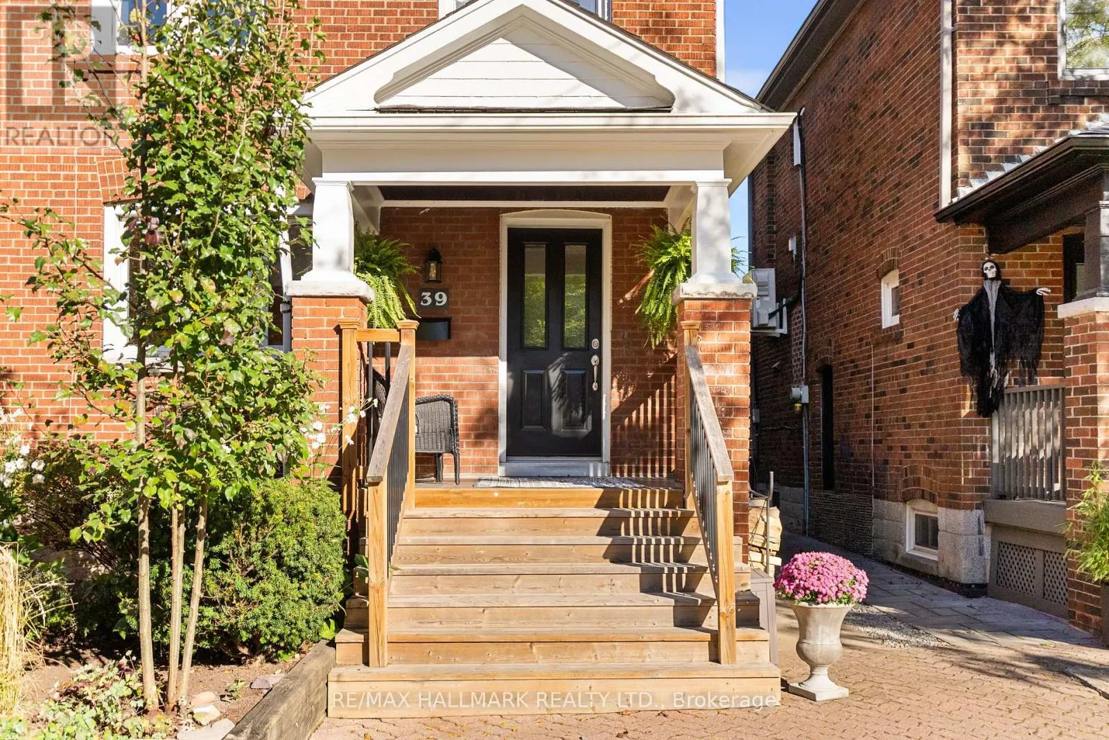 39 THURSTON ROAD