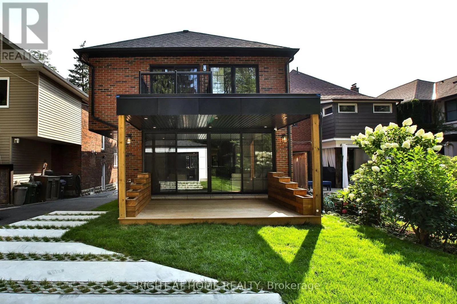 106 EASTBOURNE AVENUE