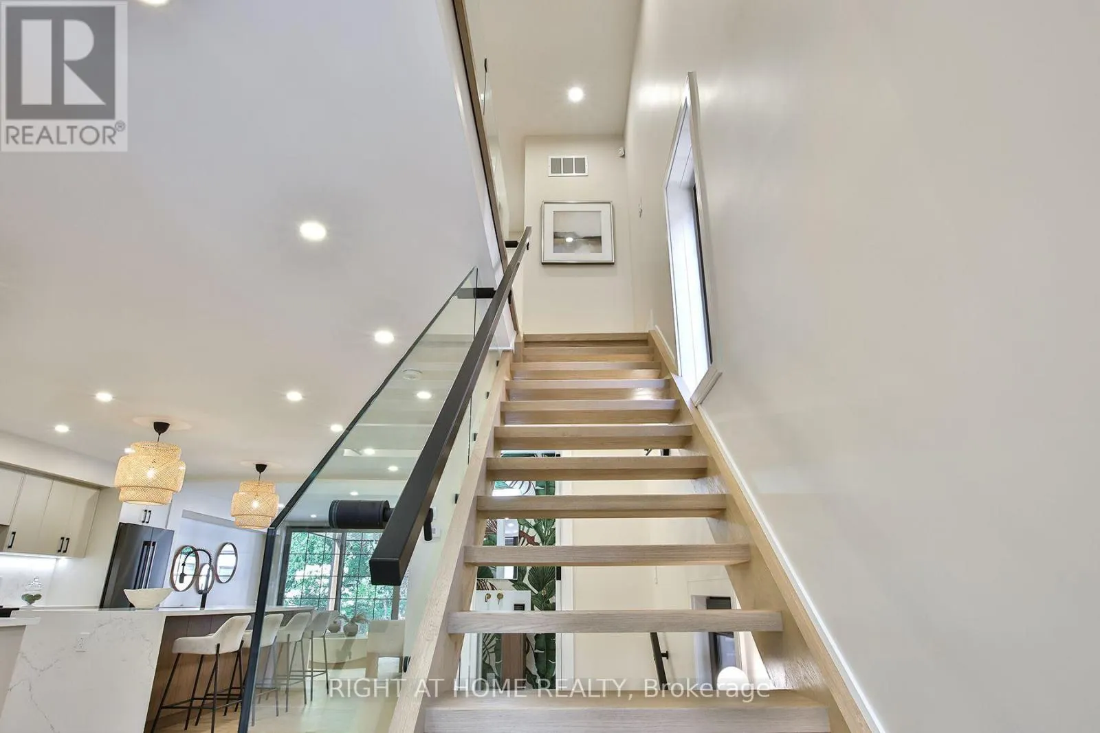 106 EASTBOURNE AVENUE