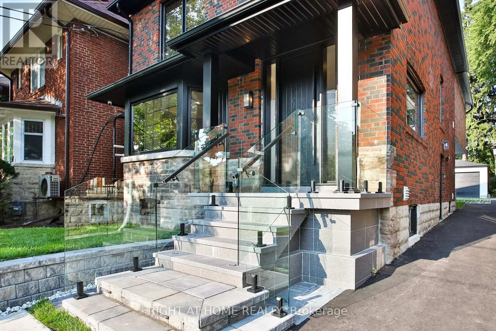 106 EASTBOURNE AVENUE