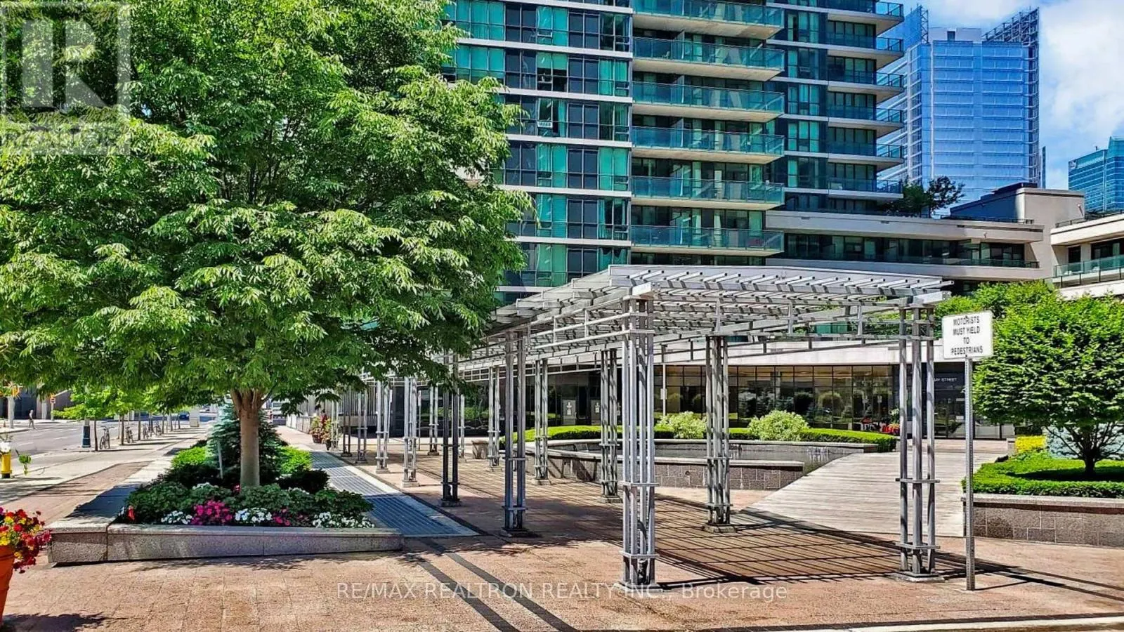 2104 - 18 HARBOUR STREET