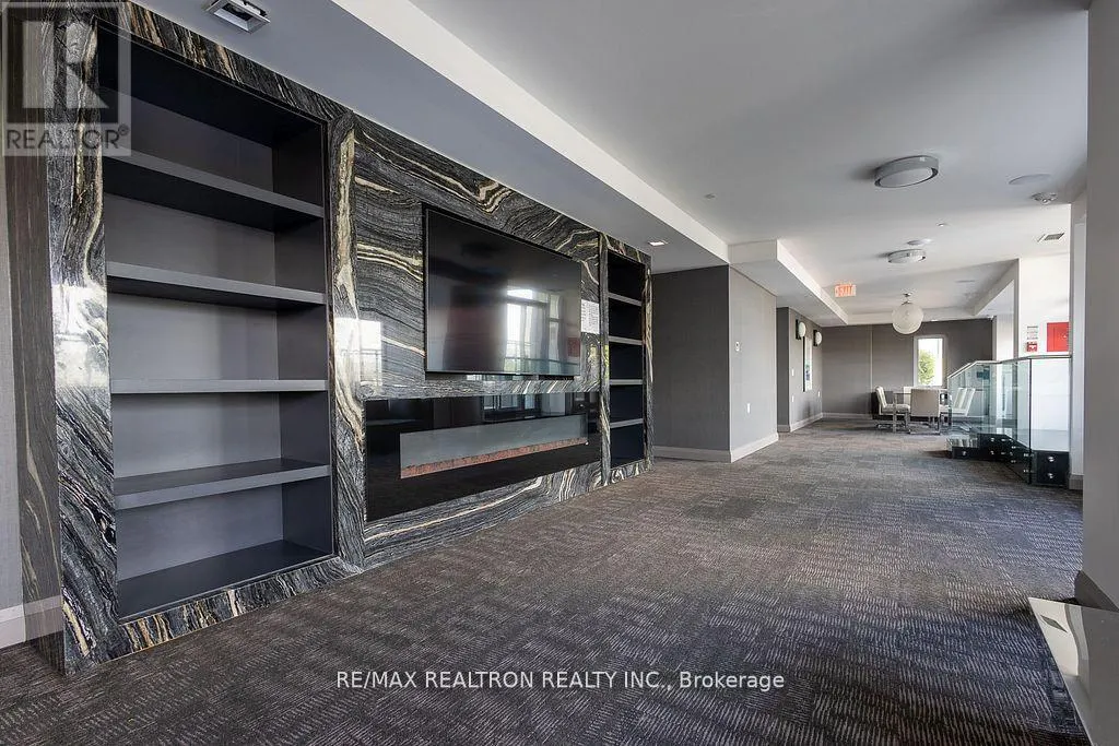 1712 - 525 ADELAIDE STREET W