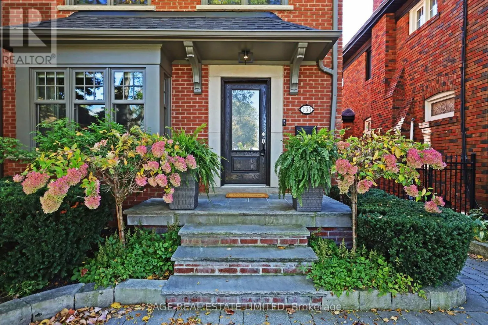 133 GLENGROVE AVENUE W
