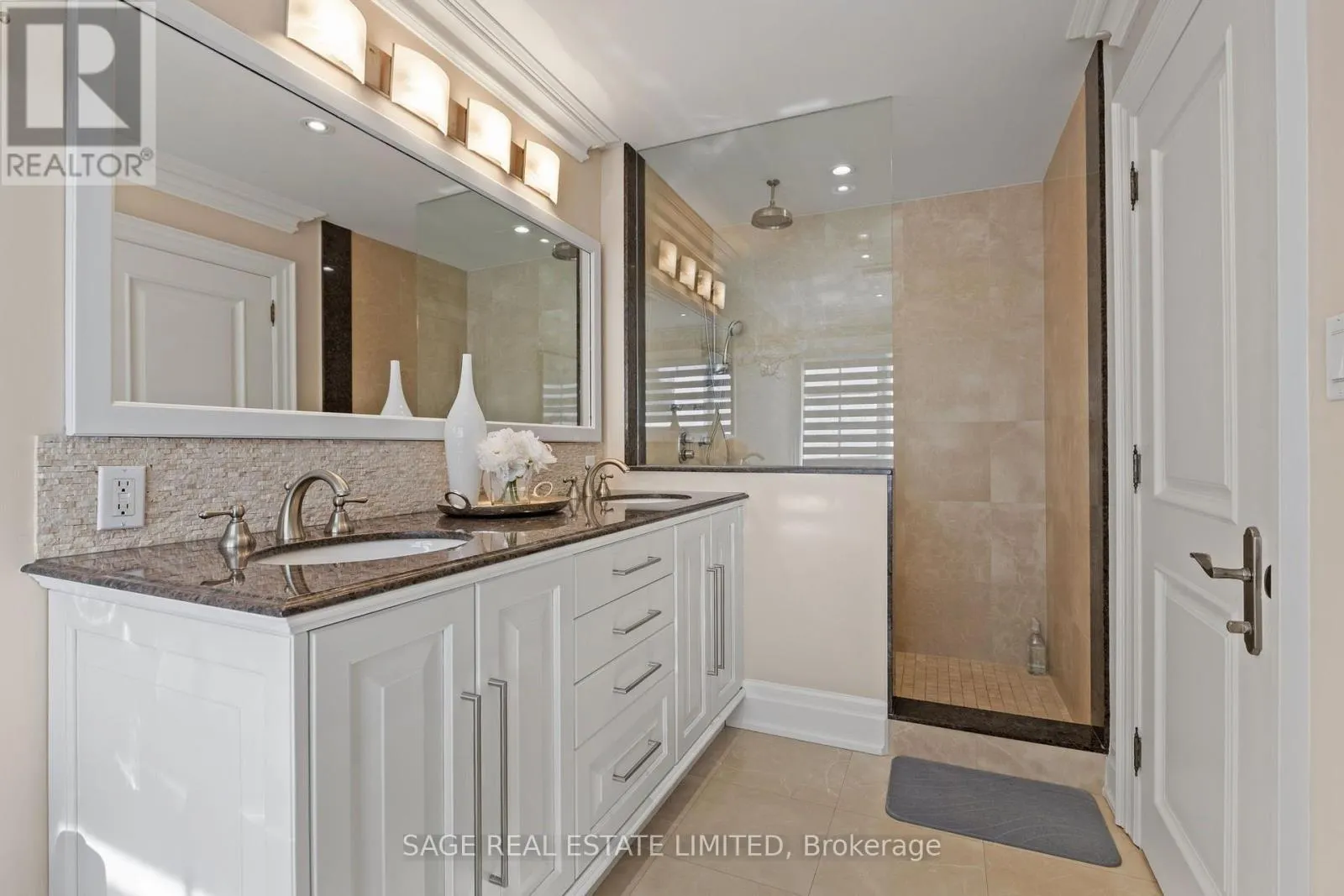 133 GLENGROVE AVENUE W