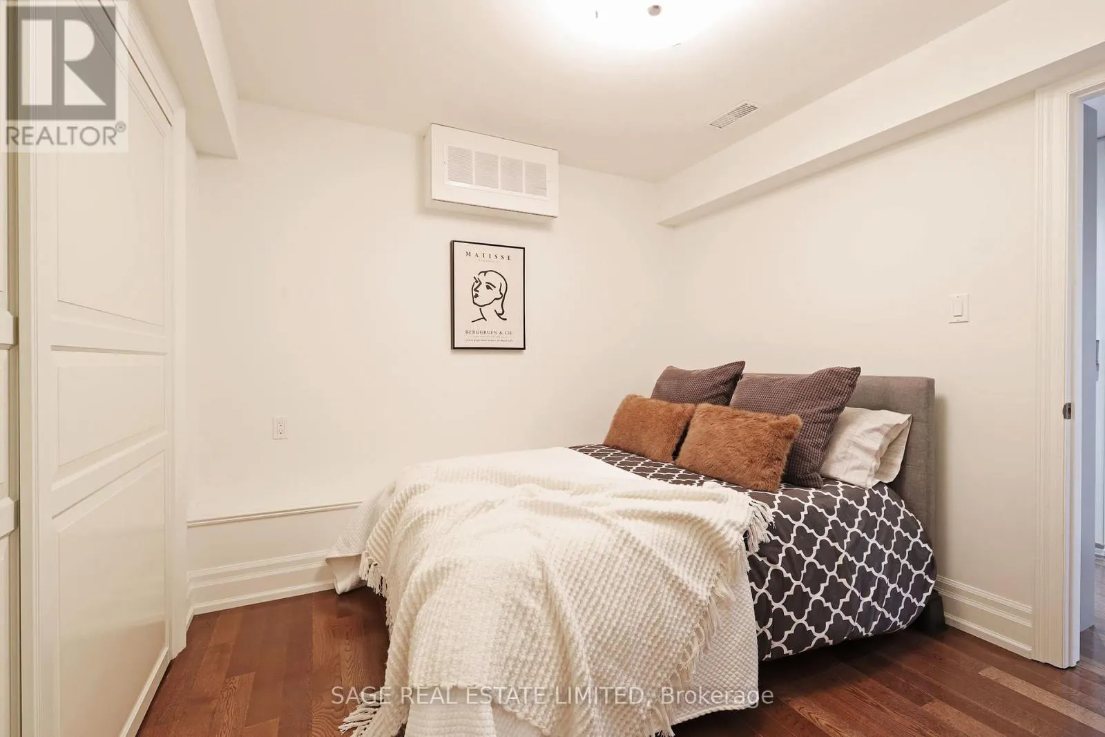 133 GLENGROVE AVENUE W
