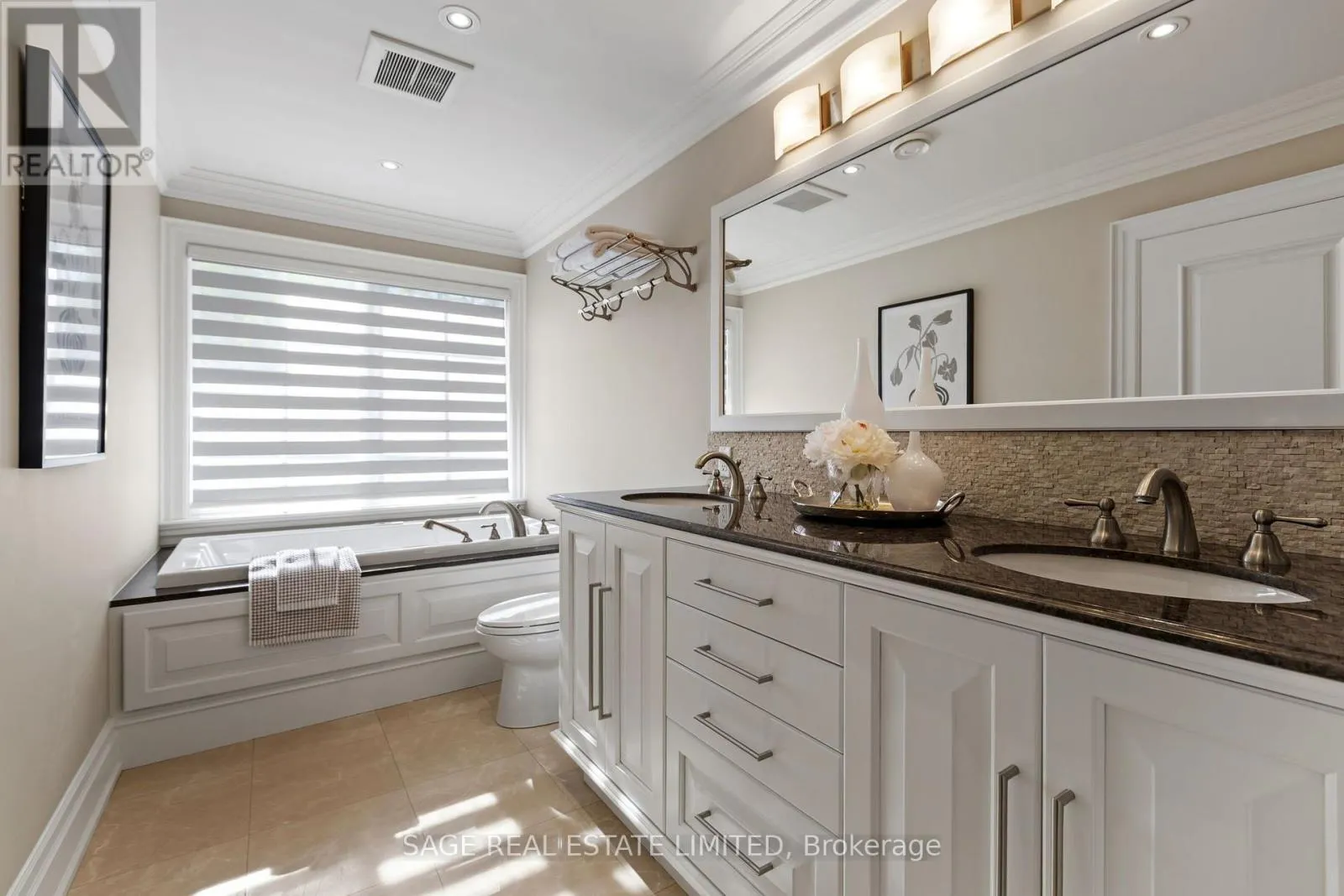 133 GLENGROVE AVENUE W