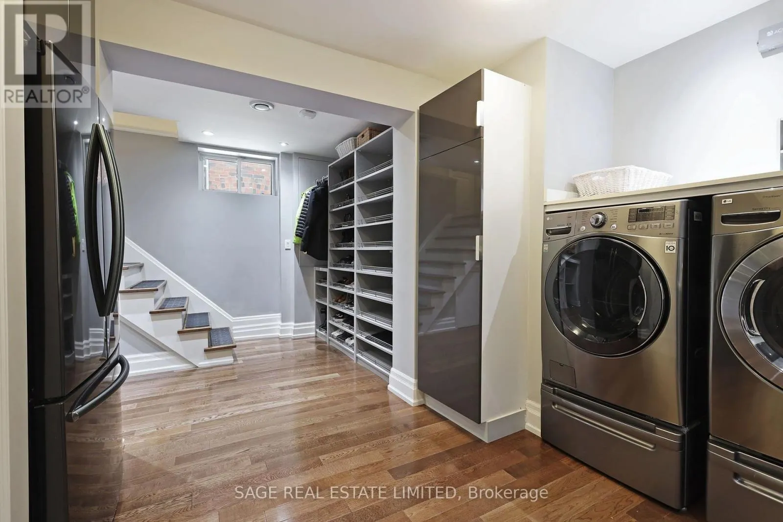 133 GLENGROVE AVENUE W