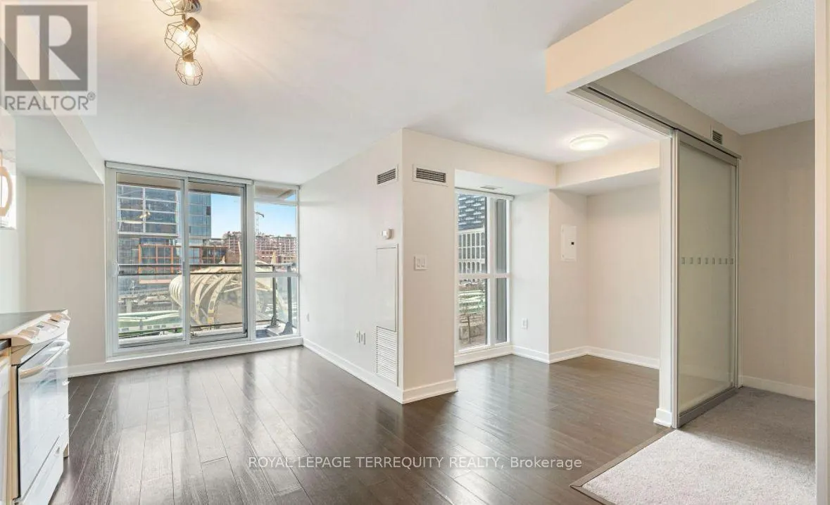 321 - 151 DAN LECKIE WAY