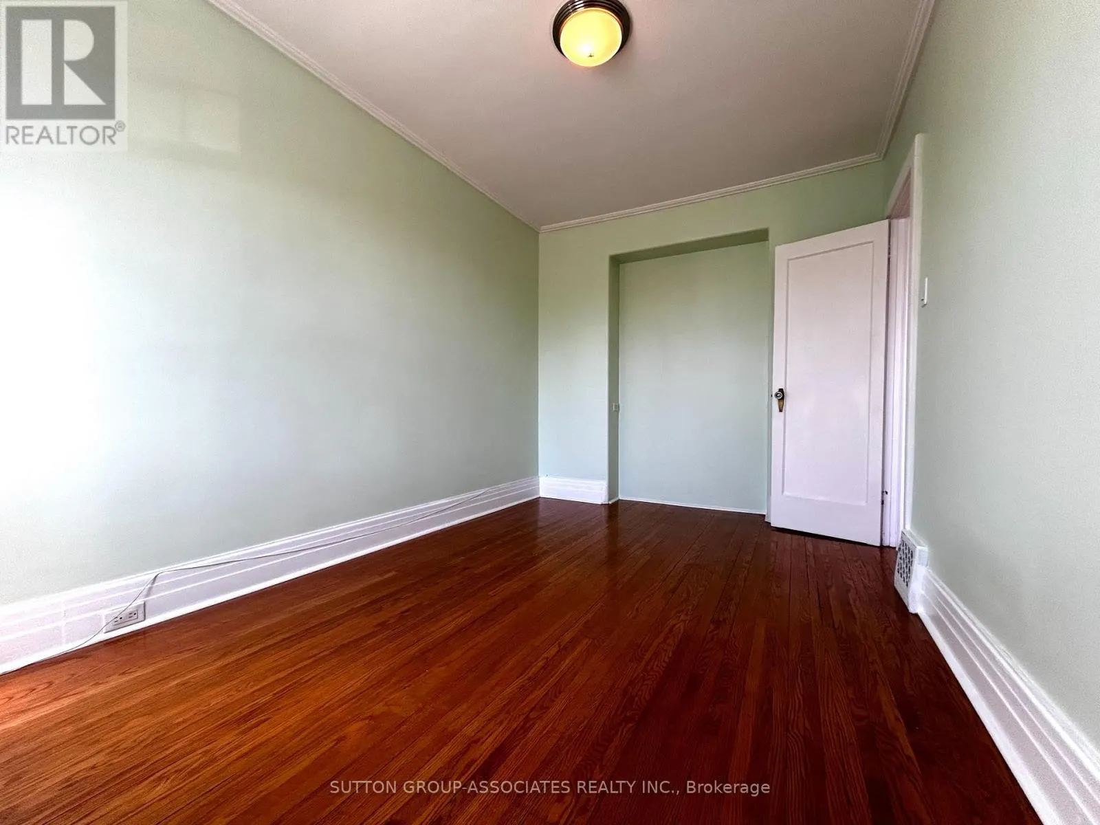 129 KENWOOD AVENUE