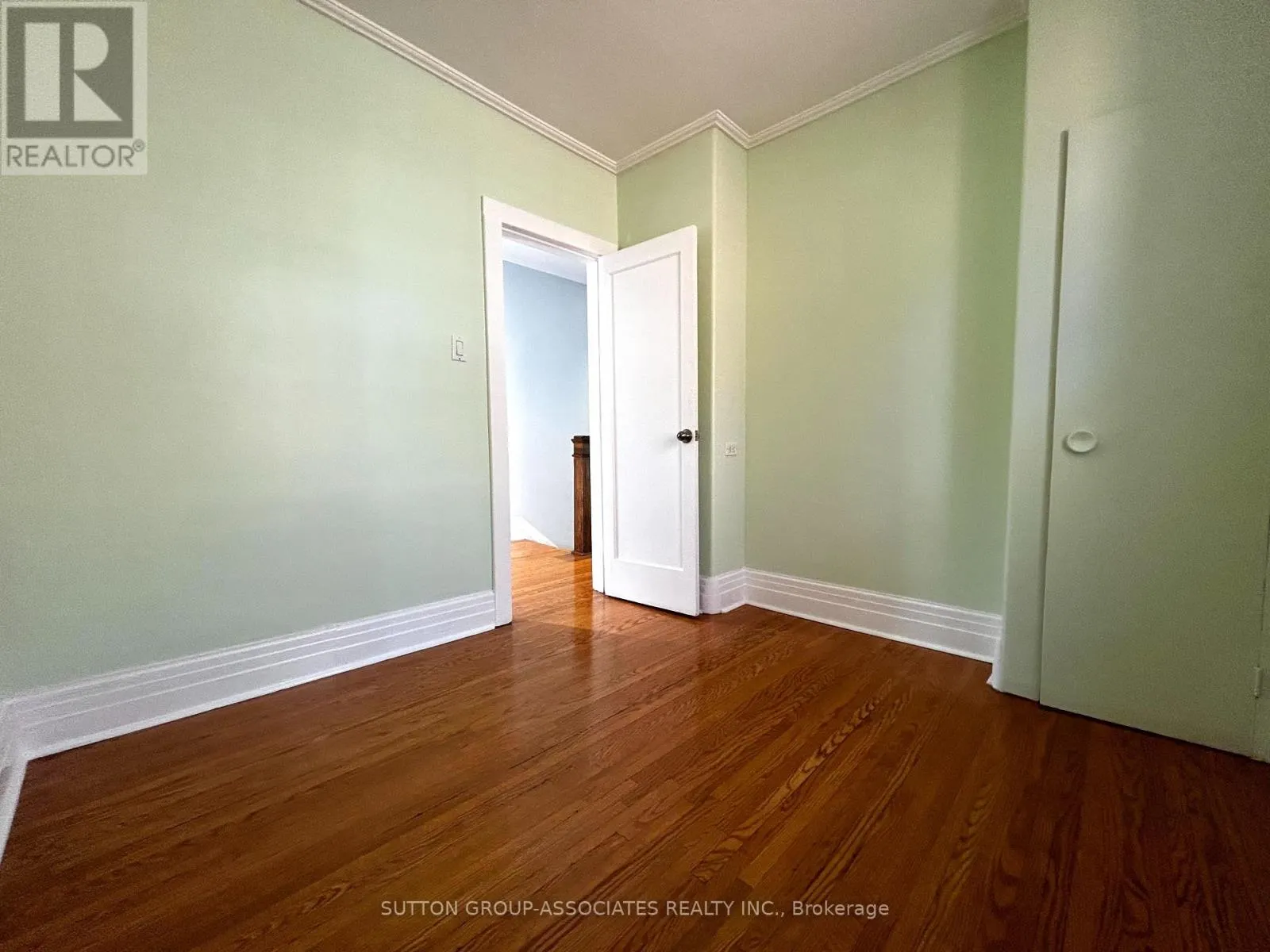 129 KENWOOD AVENUE