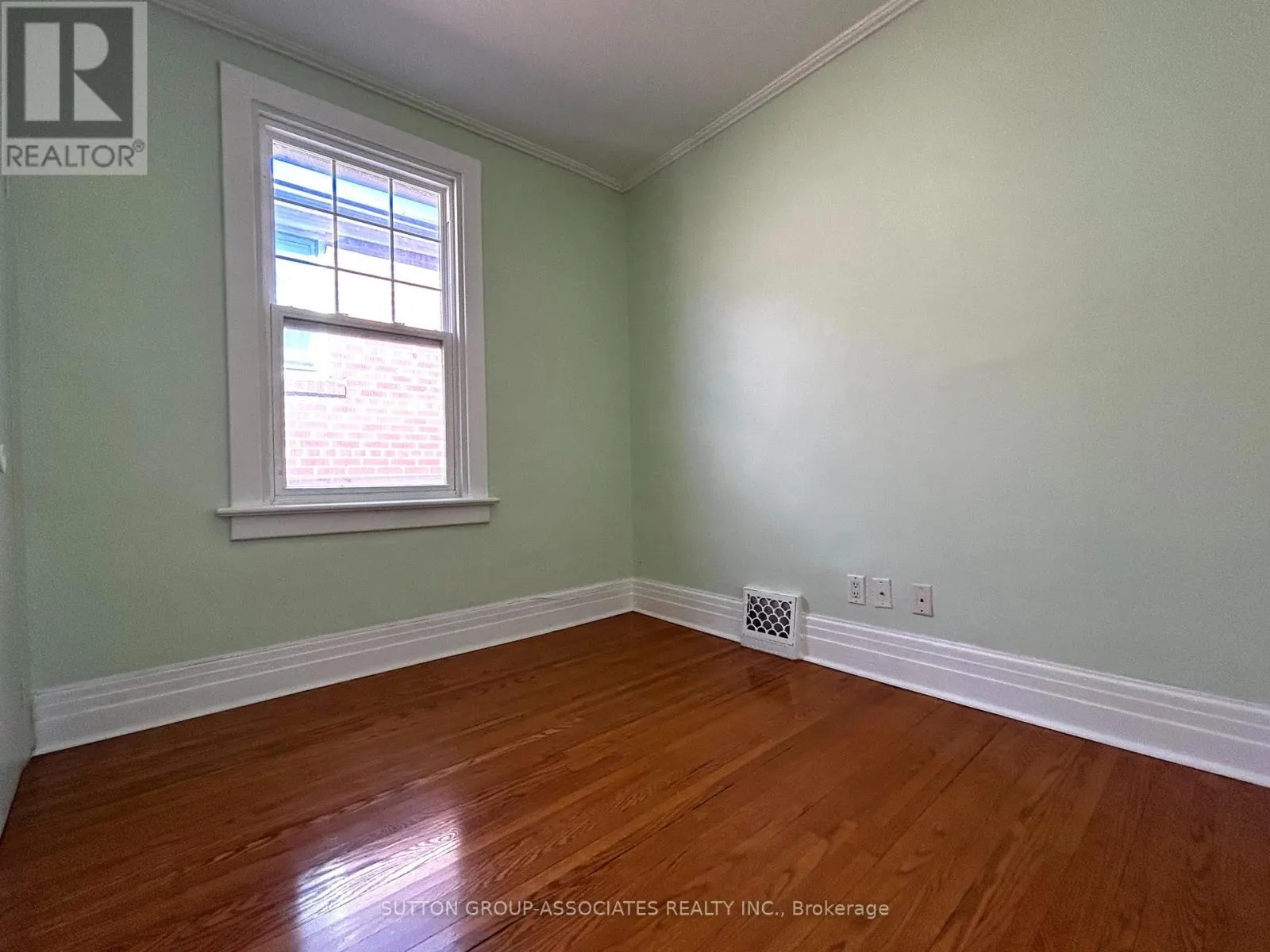 129 KENWOOD AVENUE