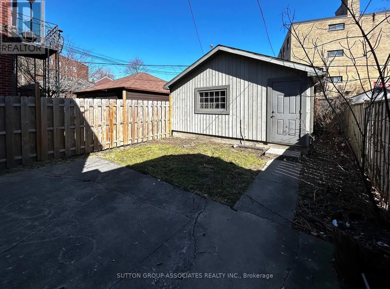 129 KENWOOD AVENUE