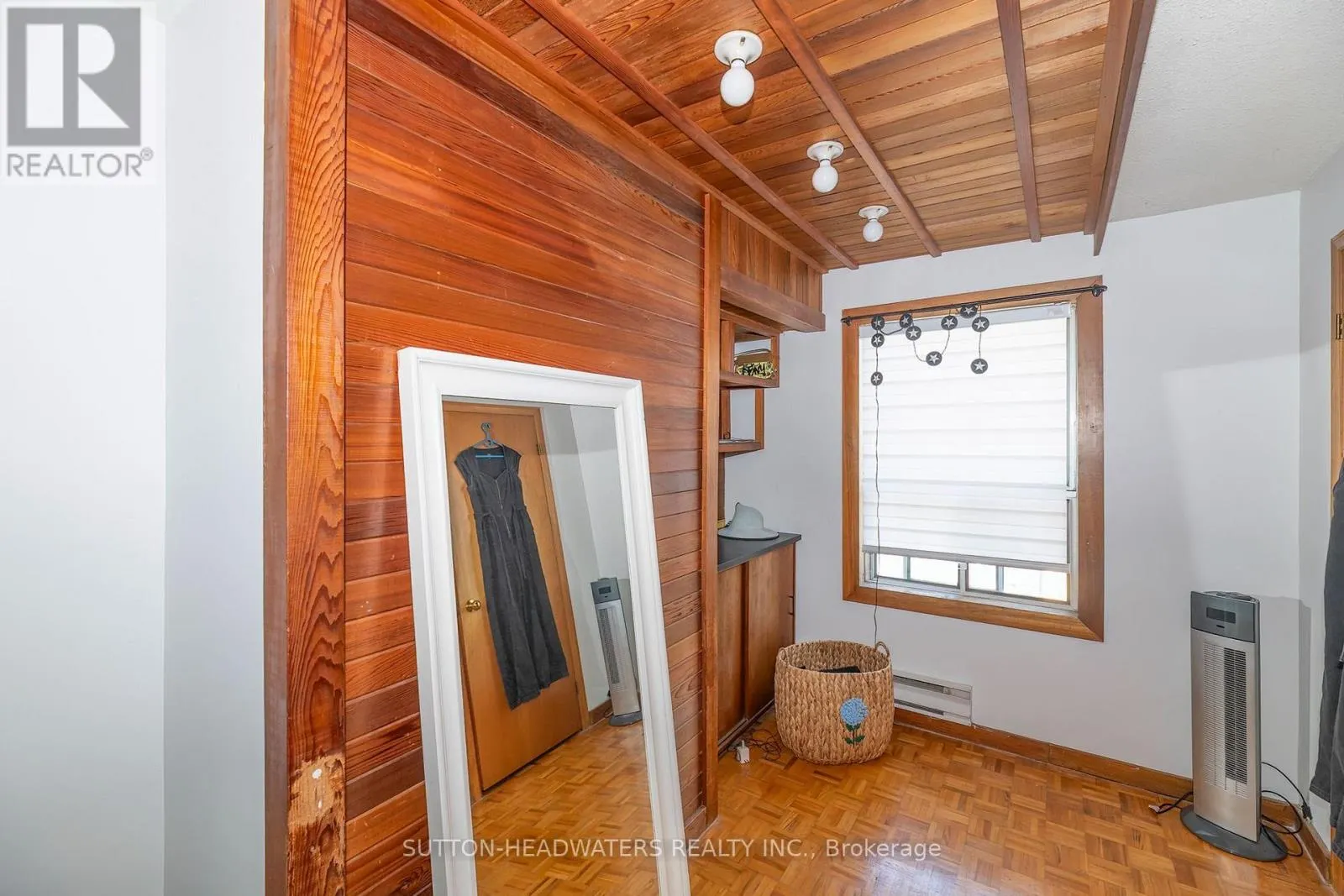 106 BARTON AVENUE
